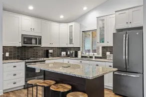 Peaceful Lakefront Cottage with Mountain Views! - Image 4
