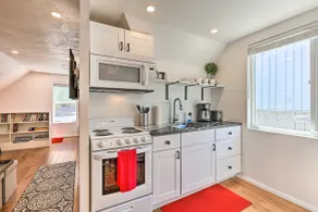 2 Mi to Downtown Denver: Chic Apartment! - Image 2