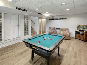 Sweet Life - Vermont Chalet - 6 person Indoor Hot Tub - 15 min to Killington - Image 3