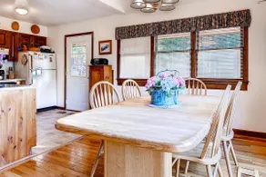 Sweet Life - Vermont Chalet - 6 person Indoor Hot Tub - 15 min to Killington - Image 4