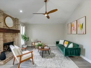 Texan Hideaway - Cozy, Convenient, Comfortable! - Image 2