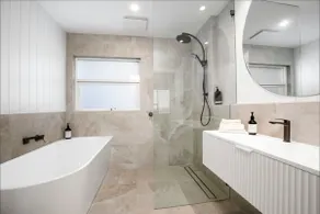 Luxury Beachfront Retreat on Henley Beach Esplanade - Image 5