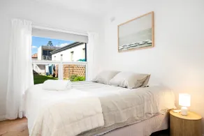 Luxury Beachfront Retreat on Henley Beach Esplanade - Image 4