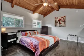 Fun Location! 1 block to Las Olas Pool & Parking - Image 5