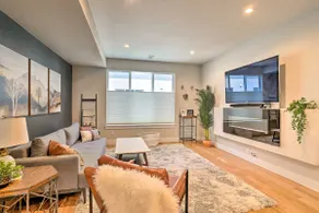 City Skyline Views: Upscale Denver Townhome - Image 2