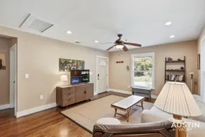 Sizable Screened in Porch w Luxury Kitchen and Bath - Image 3