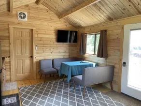 Cooperstown Double Play Hilltop Cabin B - Image 3