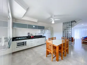 Entire air-conditioned house with 2 en-suites, private gourmet - Image 4