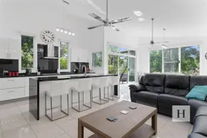 Murrays Lakeshore Getaway - Image 3