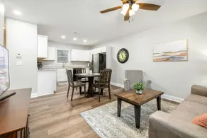 Walk Everywhere 1BR | Prime Downtown Locale - Image 5