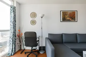 Luxury Lakeside Retreat : 2BR/2BA + FREE Parking - Image 5