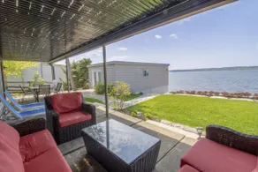 Breathtaking 5 bedroom Waterfront Home With Hot Tub! - Image 5