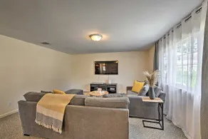 Glen Cove Home: Walk to Boardwalk + Dining! - Image 5