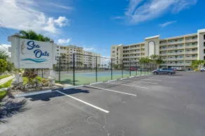 Beachfront Condo w/ Pool in Redington Shores - Image 4