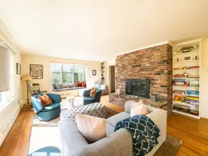 Renovated, Five Bedrooms In Historic Williamstown - Image 2