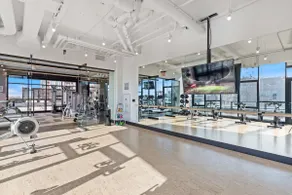 Top of River West: Luxe Penthouse for Groups - Image 4