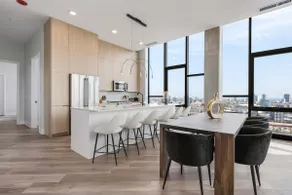 Exclusive Penthouse: Breathtaking Getaway - Image 2