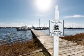Pirates Bay Waterfront Studio w/ Marina and Pool - Image 4
