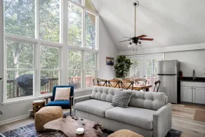 Modern Cabin w Hot Tub & Indoor Pool Gym Access! - Image 4