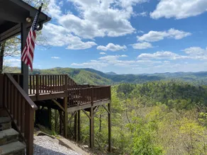 Hold your Horses: Mountain Cabin, Panoramic View, Hot Tub, WiFi, Fire Table - Image 3