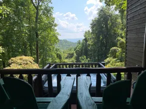 Mustang Haven: Pet-Friendly,Cedar Cabin, Spa Tub, WiFi,Fireplace - Image 3
