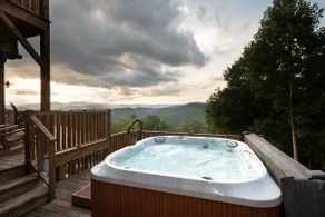 Gorgeous Mountain Home, WiFi, poolbord, boblebad, i nærheden af Boone - Image 3