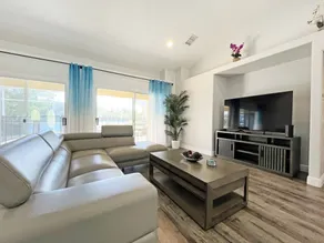 Lakeside Sunset suite - Image 4