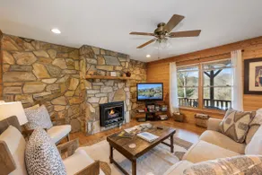 Cliffside Romantic Mountain Getaway - Hot Tub, - Image 4