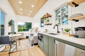 Modern vineyard cabins in Ramona - Image 4
