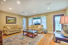 'The Gathering Place' Brenham Home on 6 Acres - Image 3