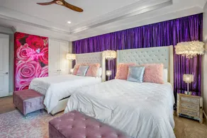 Posh Dtwn/Midtown Home w Stunning Roof-Top Terrace - Image 4