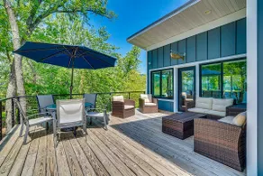 Hot Tub & Dock: Beachfront Oasis in Stockholm! - Image 2