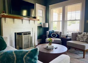 The Refuge: Walk to UNCG, Fire Pit, Pet Friendly - Image 2