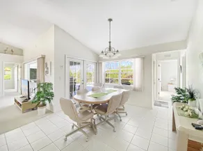 Fabulous Fairway, heated pool, sleeps 8 - Image 5