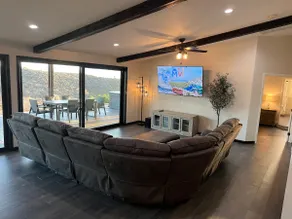 Winery Getaway with Spa and Amazing Hilltop View - Image 2