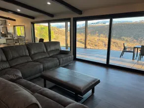 Winery Getaway with Spa and Amazing Hilltop View - Image 4