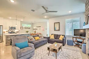 Gorgeous Georgetown Home, Walk to the Square! - Image 4