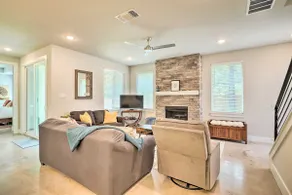 Gorgeous Georgetown Home, Walk to the Square! - Image 5