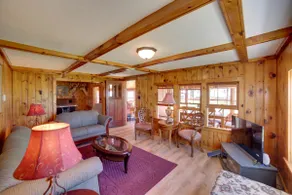 600' of Green Bay Frontage & Dock: Cozy Cottage - Image 5
