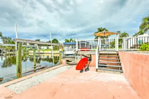 'Ocean Breeze Oasis' w/ Boat Dock & Slip on Canal! - Image 2