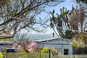 Beachside Retreat - Game of pool after the beach anyone? - Image 2