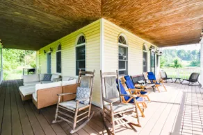 Frankfort Farmhouse | PickleBARn - Image 5