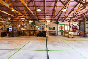 Frankfort Farmhouse | PickleBARn - Image 2