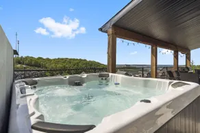 Lake Spot_Pvt Hot Tub_Near Sdc_Free Tickets - Image 4