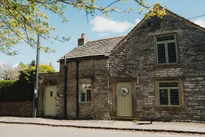 Lodge Cottage, Castleton - Image 2