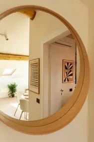 An attic on Lake Como - Image 4
