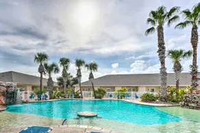 Sunny Townhome w/ Pool Access ~ 1 Mi to Beach - Image 3