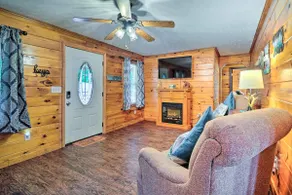 Charming Jamestown Cabin w/ Large Backyard! - Image 4