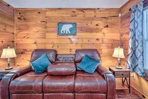 Charming Jamestown Cabin w/ Large Backyard! - Image 5