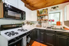 Creekside Cabin: Tubing, Trails & Highlands Charm! - Image 5